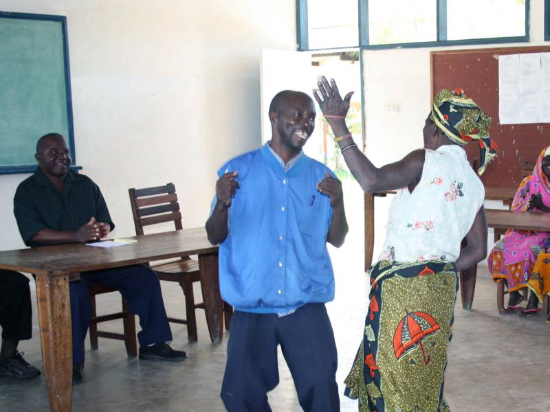 SONG AND DANCE AFTER THE POST CHIEF START THE DAY OF TRAINING